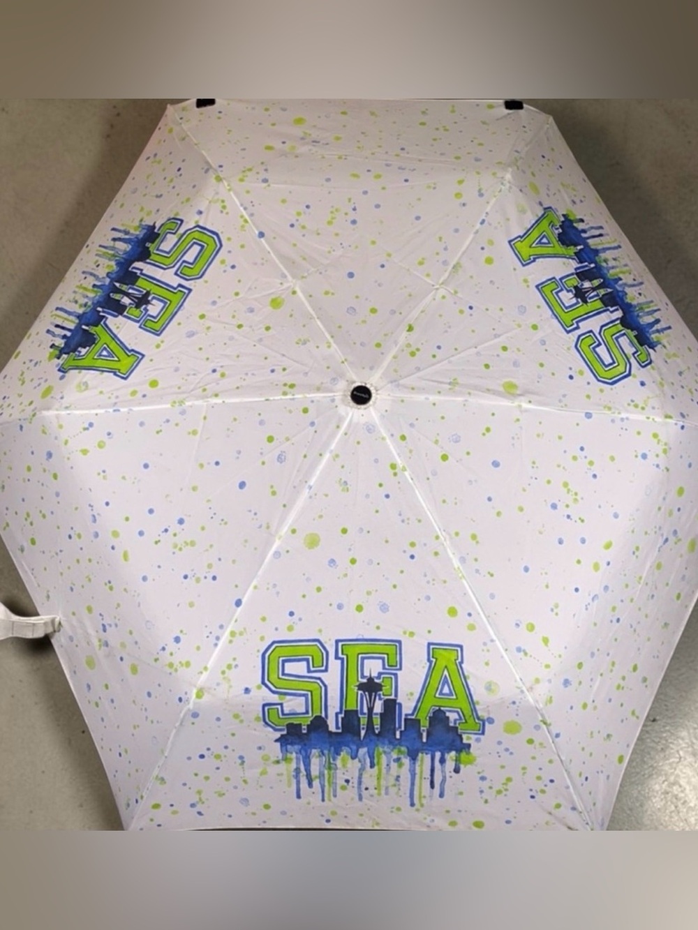🎁 NWT Shedrain Seahawk Umbrella ☔️